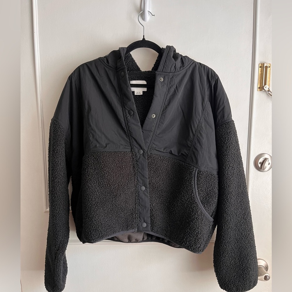 Aerie Women’s Black Sherpa Hooded Jacket